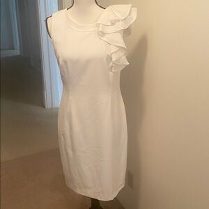 Calvin Klein Elegant White Ruffle Sleeve Dress